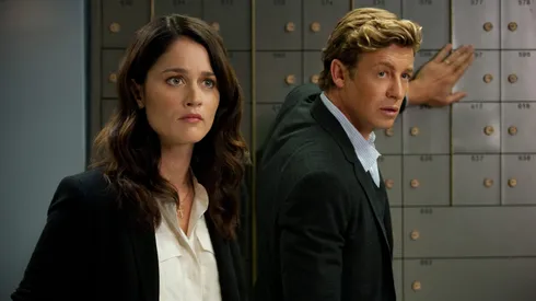 "Not One Red Cent" — A bank employee is murdered during a heist and Jane and the team must work to track down the killer, while Lisbon is pulled deeper into the CBI/FBI rivalry, on THE MENTALIST, Sunday, Oct. 14 (10:00-11:00 PM, ET/PT) on the CBS Television Network Pictured: (L-R) Robin Tunney (Teresa Lisbon), Simon Baker (Patrick Jane). Photo: Colleen Hayes/Warner Bros.Ã?©2012 Warner Bros. Television. All Rights Reserved.