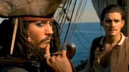 La cinta que reavivó el furor por Johny Depp puede verse en streamig junto con todas sus secuelas.