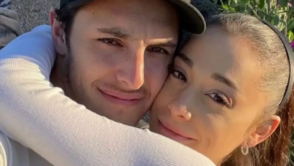 Ariana Grande de Dalton Gómez (Instagram)