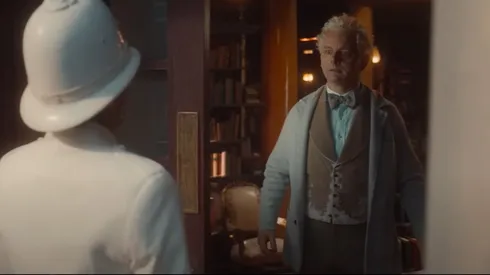 Azirafel se enfrenta a su más grande desafío en esta temporada: tratar de convencer a Crowley que en verdad es bueno.