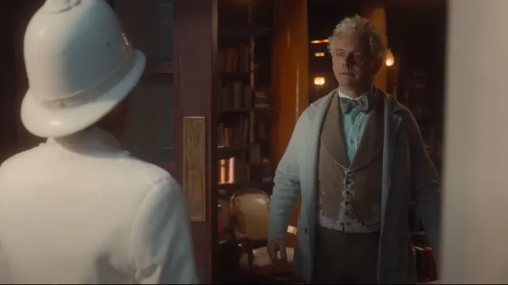 Azirafel se enfrenta a su más grande desafío en esta temporada: tratar de convencer a Crowley que en verdad es bueno.