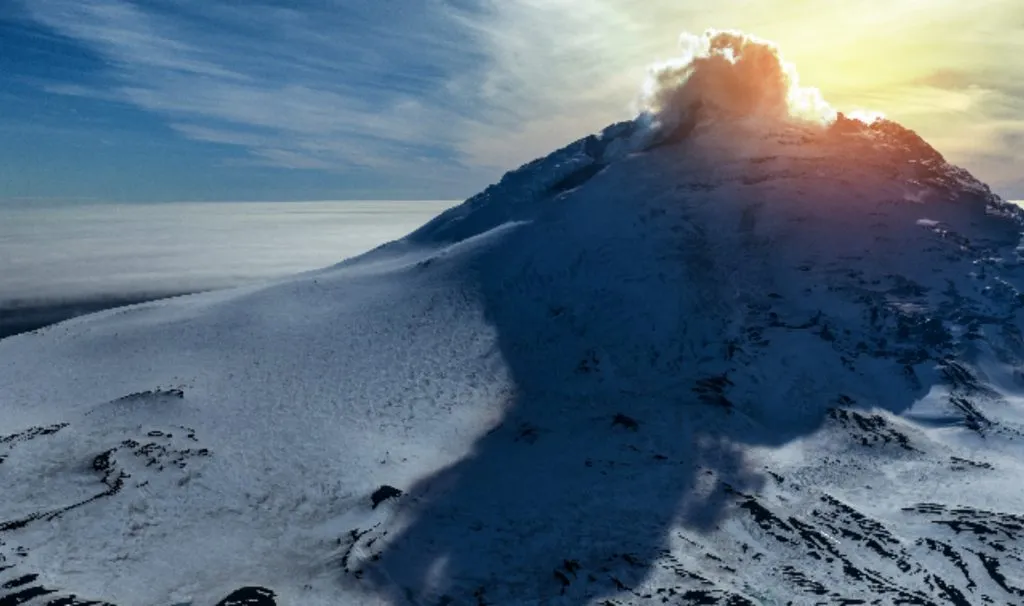 Explorer: Lago de fuego (Disney+)