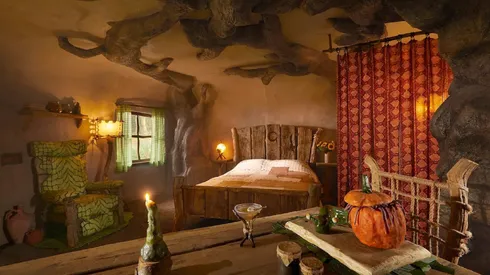 Así es la casa de Shrek que se puede alquilar en Airbnb.