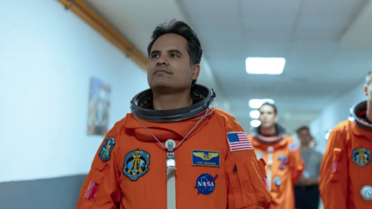 Michael Peña da vida a José Hernández en esta biopic.