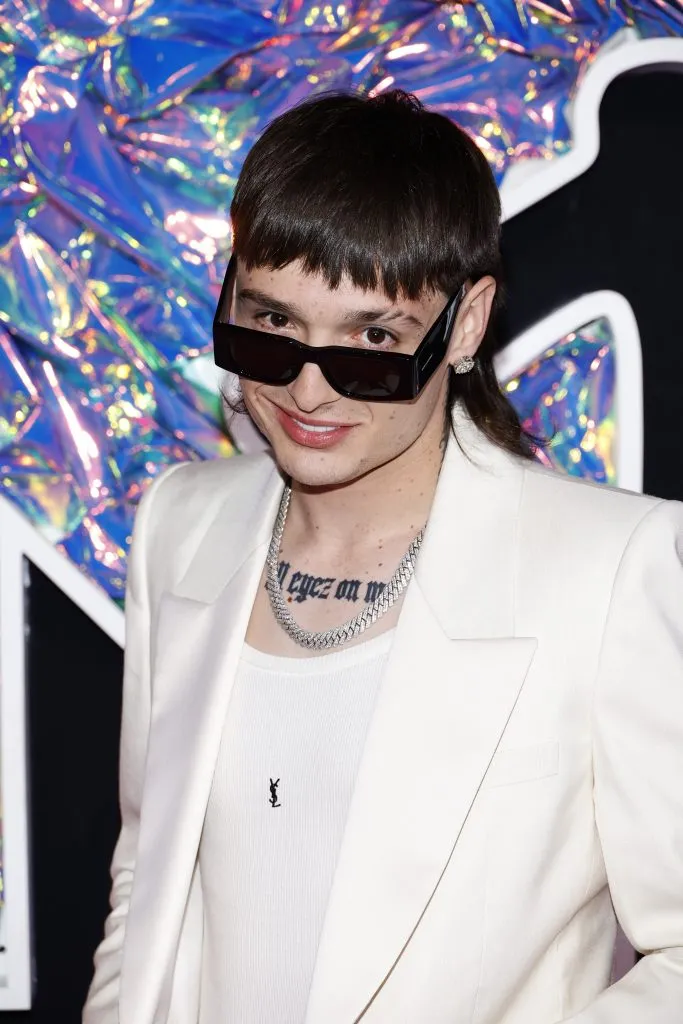 El cantante Peso Pluma habría sido amenazado por el CJNG, una de las organizaciones más poderosas de México. Imagen: Getty Images.