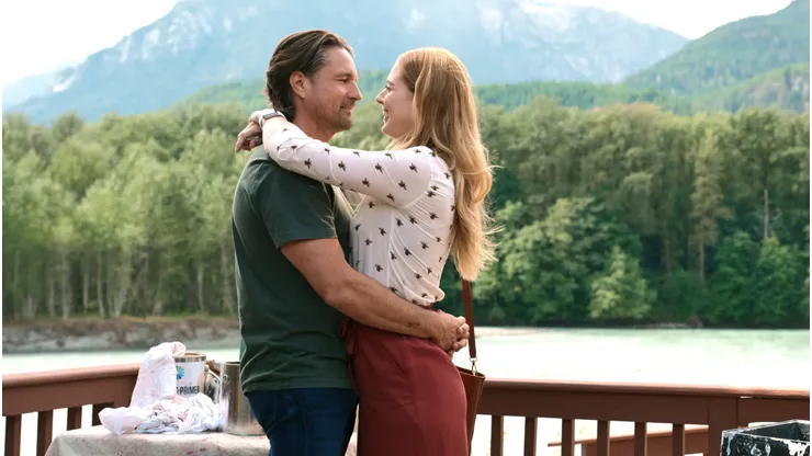 Un Lugar para Soñar (Virgin River) está protagonizada por Martin Henderson y Alexandra Breckenridge.