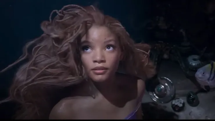 Halle Bailey interpreta a Ariel en esta reimaginación del clásico de 1989.