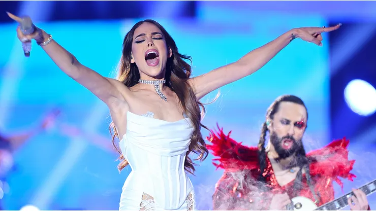 MEXICO CITY, MEXICO - JULY 08: Danna Paola performs during the award ceremony as part of the MTV MIAW 2022 at Pepsi Center WTC on July 08, 2022 in Mexico City, Mexico. (Photo by Hector Vivas/Getty Images)