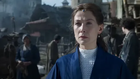 Rosamund Pike regresa como Moraine, miembro del grupo Aes Sedai en La Rueda del Tiempo.
