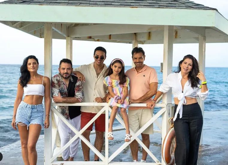 La familia Derbez está lista para otro viaje de locura este 2023. Imagen: @deviajeconlosderbez.