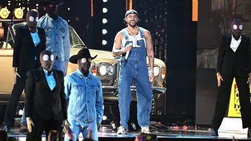 Bad Bunny acaba de lanzar el video de su nueva canción / (Photo by Jason Koerner/Getty Images)