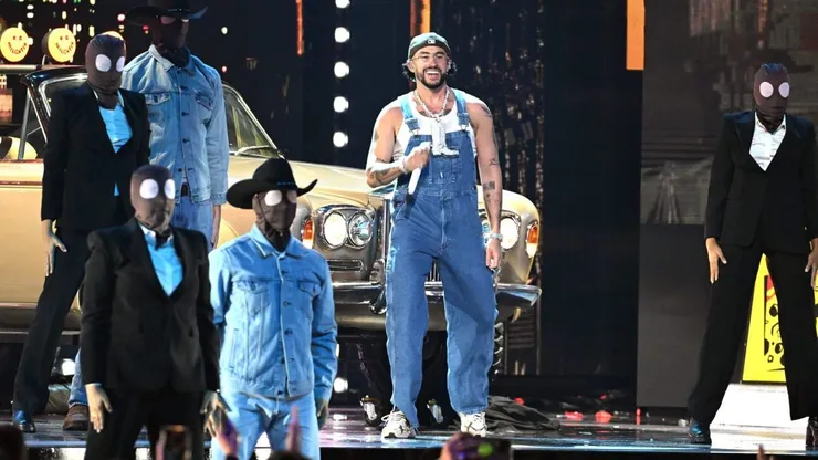 Bad Bunny acaba de lanzar el video de su nueva canción / (Photo by Jason Koerner/Getty Images)