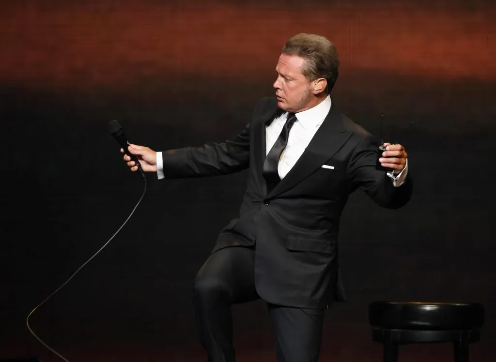 Luis Miguel no es parte del top ya que nació en Puerto Rico.