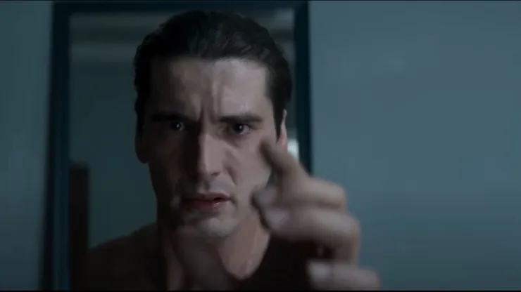 Esta serie es tan intensa que no le importa revelar la identidad de su asesino desde el primer episodio.