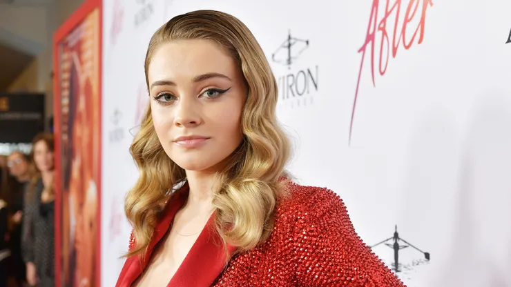 Josephine Langford en el estreno de "After" de Aviron Pictures en The Grove.