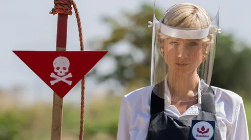 Elizabeth Debicki como Lady Di en The Crown.