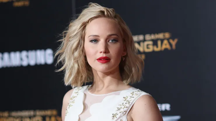 LOS ANGELES, CA - NOVEMBER 16: Actress Jennifer Lawrence attends premiere of Lionsgate's "The Hunger Games: Mockingjay - Part 2" at Microsoft Theater on November 16, 2015 in Los Angeles, California. (Photo by Mark Davis/Getty Images)