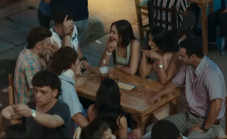 La serie busca presentarnos el entorno en el que Rigo creció. Imagen: @andreitaguz.