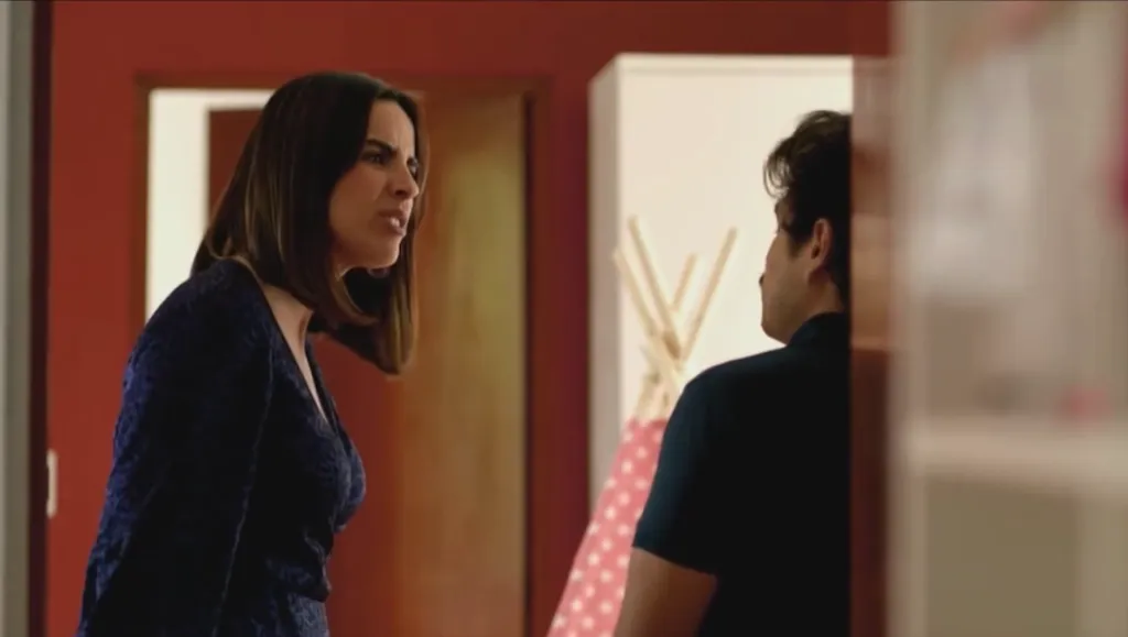 La relación entre Sandra y el teniente Harina es muy compleja en la serie. Imagen: Vimeo.com.