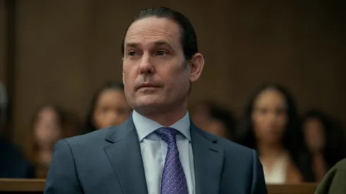 The Fall of the House of Usher: Henry Thomas como Frederick Usher. Crédictos: Ricardo Hubbs/Netflix © 2023