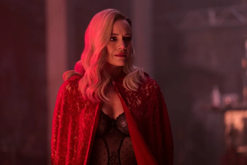 The Fall of the House of Usher: Carla Gugino como Verna. Créditos: Eike Schroter/Netflix © 2023