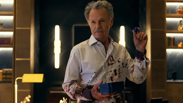 Bruce Greenwood encabeza el elenco de La Caída de la Casa Usher.