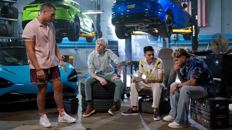 CNCO en una escena de 4EVER, de Disney+.