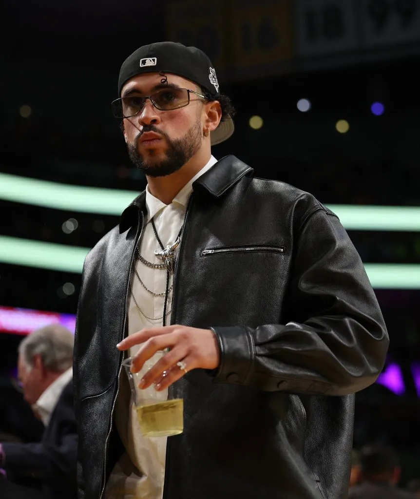 Bad Bunny cobraría menos que Peso Pluma, de acuerdo a lo dicho por Gustavo Adolfo Infante. Imagen: Getty Images.