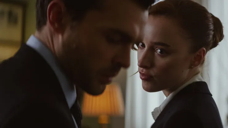 Luke y Emily verán sus vidas trastocadas por el trabajo, en esta película que es la más vista de Netflix a nivel mundial.