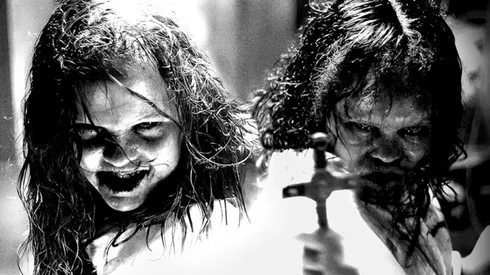 El material gráfico promocional de El Exorcista, Creyentes es más espeluznante que la película misma.