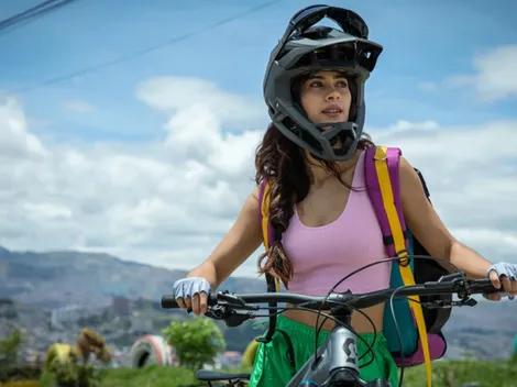 La serie con una ciclista furiosa que es furor en Netflix