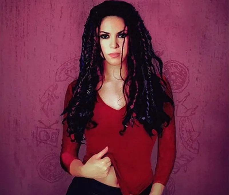 Así lucía Shakira cuando lanzó “Dónde están los ladrones”.