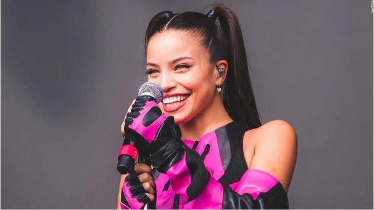 Emilia Mernes dará una gira en el 2024 presentando su nuevo disco.