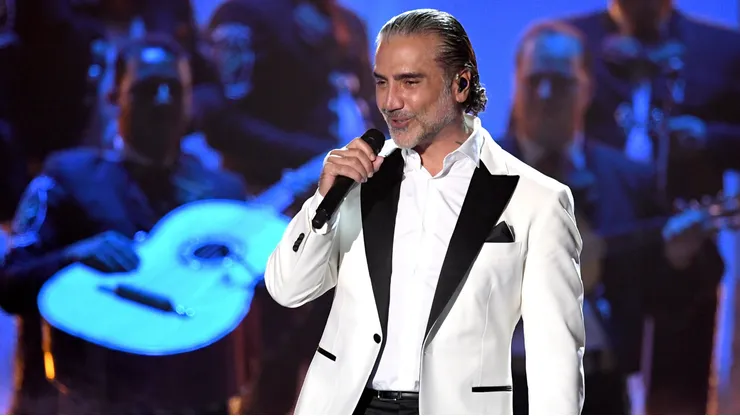 Alejando Fernández dará una gira en México 2024.
