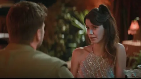 La película nos muestra a una pareja que verá sus vidas entrelazadas por una casualidad.