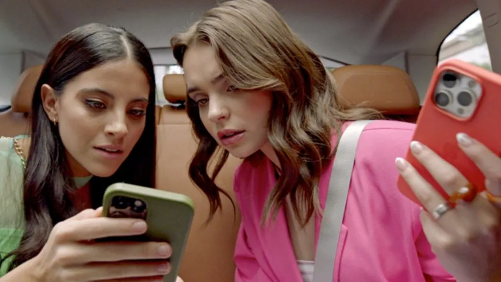 Sofi y Cami se burlan de Fátima en ‘Señora influencer’ 