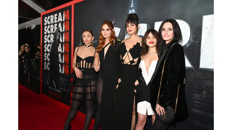 Imagen del elenco de Scream 6, película que ya no contará en sus filas con la mexicana ex integrante de La Academia.