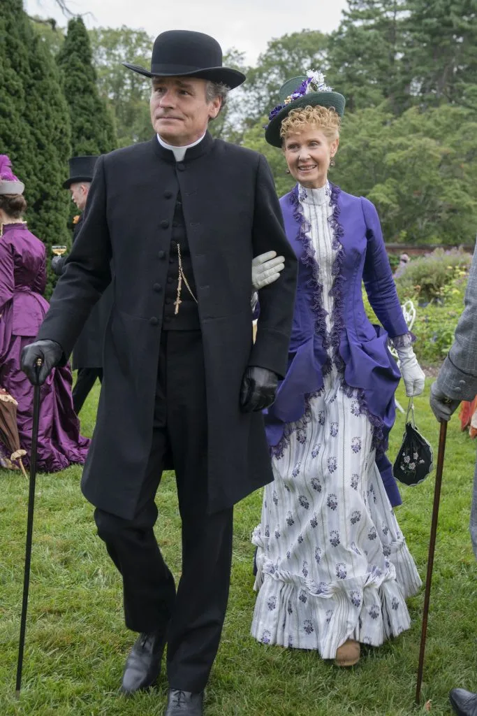Robert Sean Leonard y Cynthia Nixon encarnan a la pareja más emocionante de La Edad Dorada. Imagen: HBO Max.