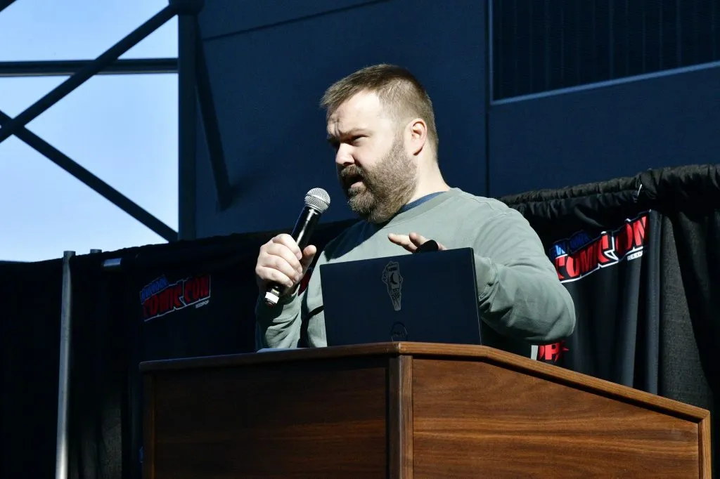 Lo que dijo Robert Kirkman sobre Invincible le volará la cabeza a sus fans. Imagen: Getty Images.