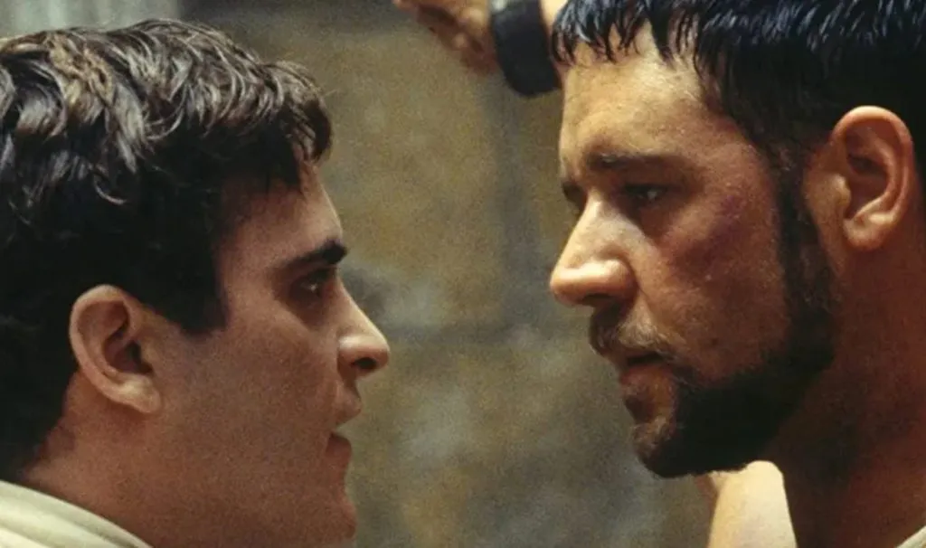Crowe y Phoenix en Gladiator (2000)