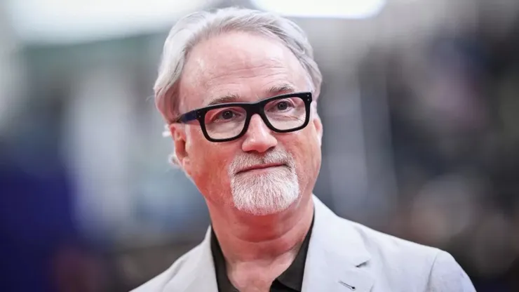 David Fincher con sonrisa y todo viendo el mundo arder, después de sus declaraciones.