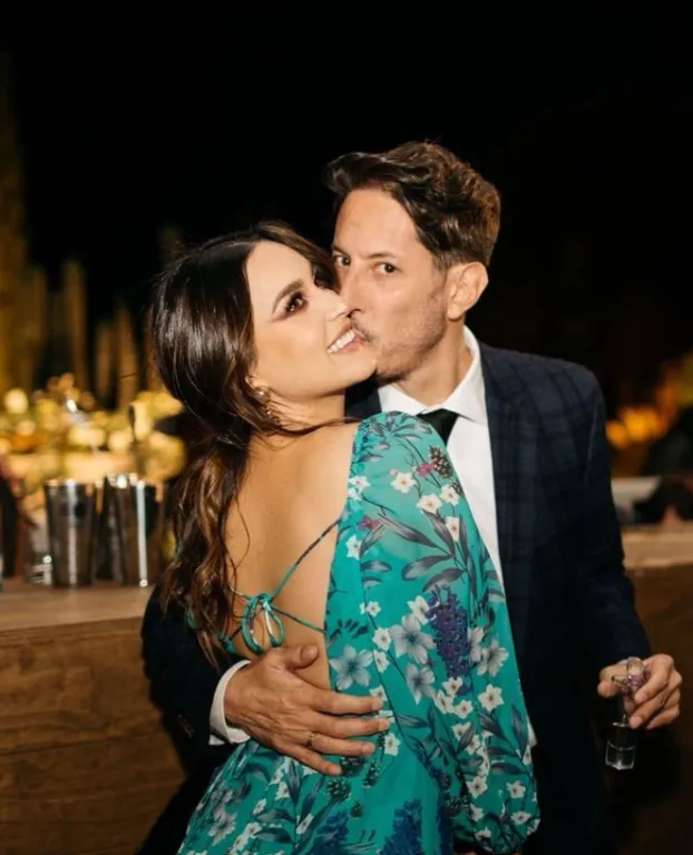 La pareja se casó en 2016, cuando él tenía 40 años y la influencer 26. Imagen: @theurbanbeauty.