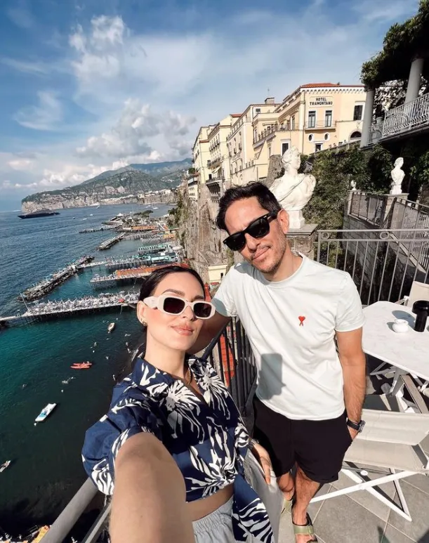 Pau Florencia y Mauricio Cuevas han sido el centro de atención de las redes sociales desde la semana pasada. Imagen: @teurbanbeauty.