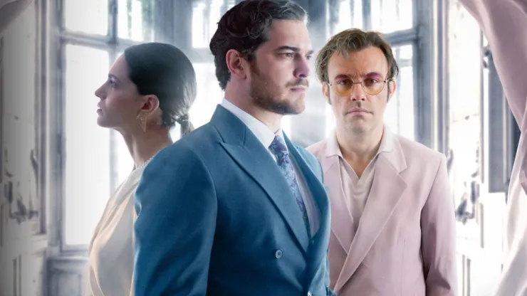 Esvet, Peyami y Dimitri componen uno de los triángulos amorosos más explosivos de Netflix.