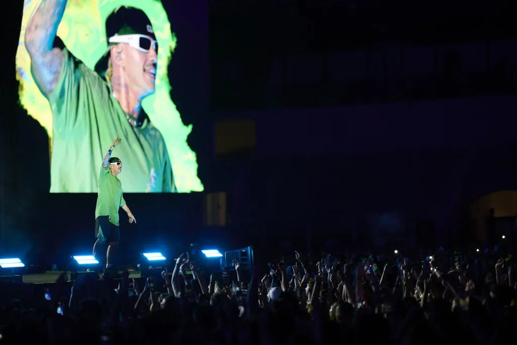 Feid es uno de los artistas invitados. (Photo by Carlos Alvarez/Getty Images for The Latin Recording Academy)