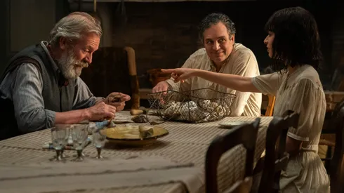 Hugh Laurie da vida a Etienne LeBlanc