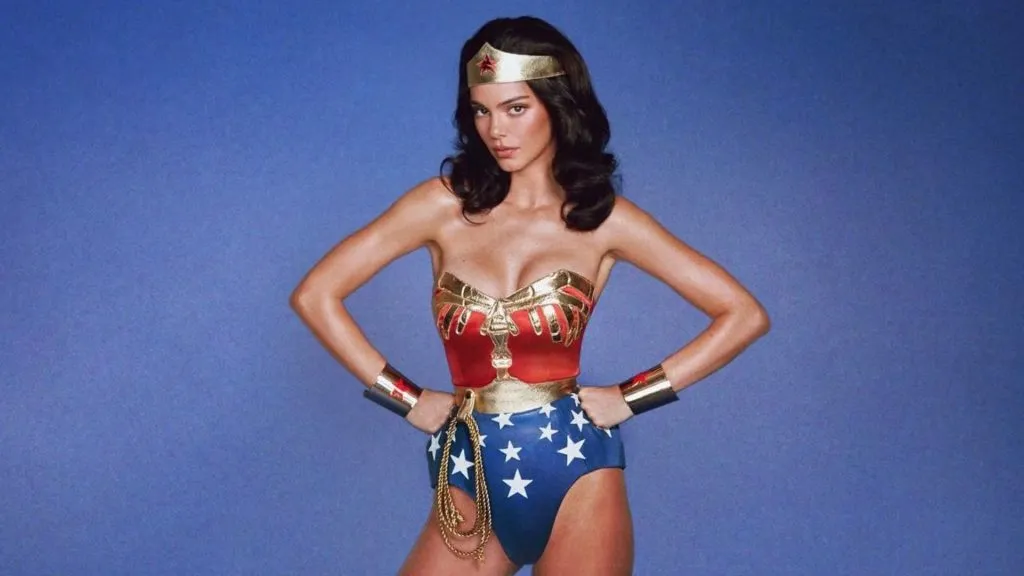 Kendall Jenner – Fuente: @PopBase