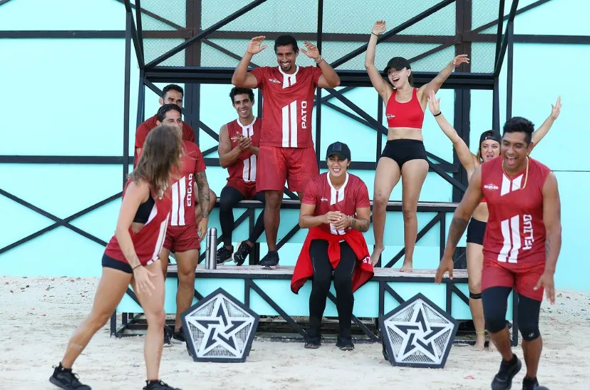 Los Rojos lo dieron todo en el programa de este 29 de diciembre, pero los Azules lograron imponerse. Imagen: @exatlonmx.