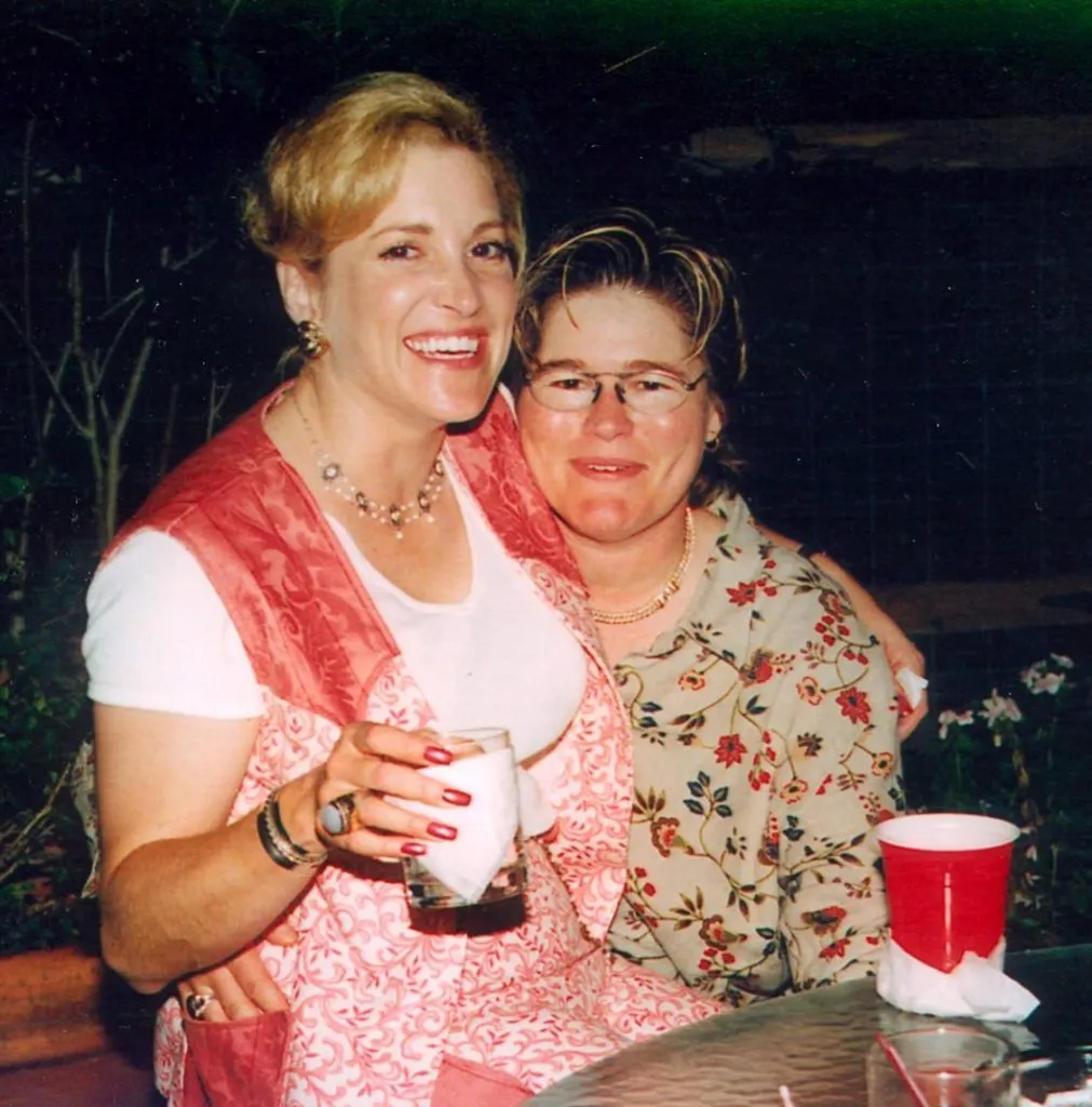 Ellas son Celeste, a la izquierda, y Tracey, a la derecha, quienes idearon el asesinato de Steven Beard. Imagen: Suzy Spencer.