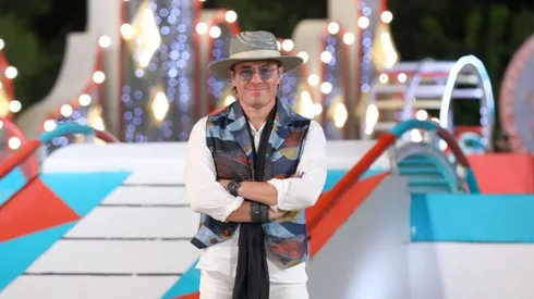 Hoy te presentamos a la pareja del carismático conductor del Exatlón.